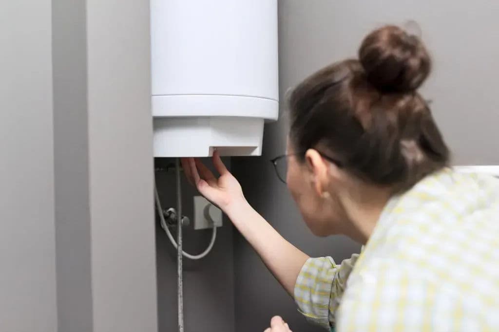 Blog post Tankless vs. Traditional Water Heaters: Which Is Right for Your Home? image